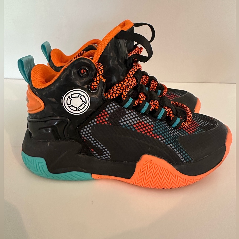 Basketball Shoes Size 13C - Picture 2 of 4